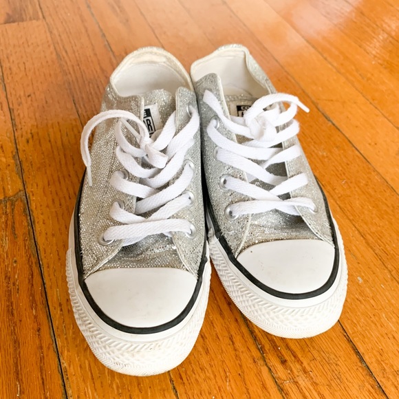 Converse metallic silver size 6 women . Good condition - Picture 1 of 9
